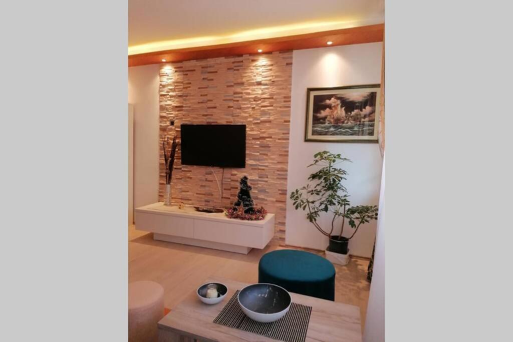Oasis Felix Apartment Белград Экстерьер фото